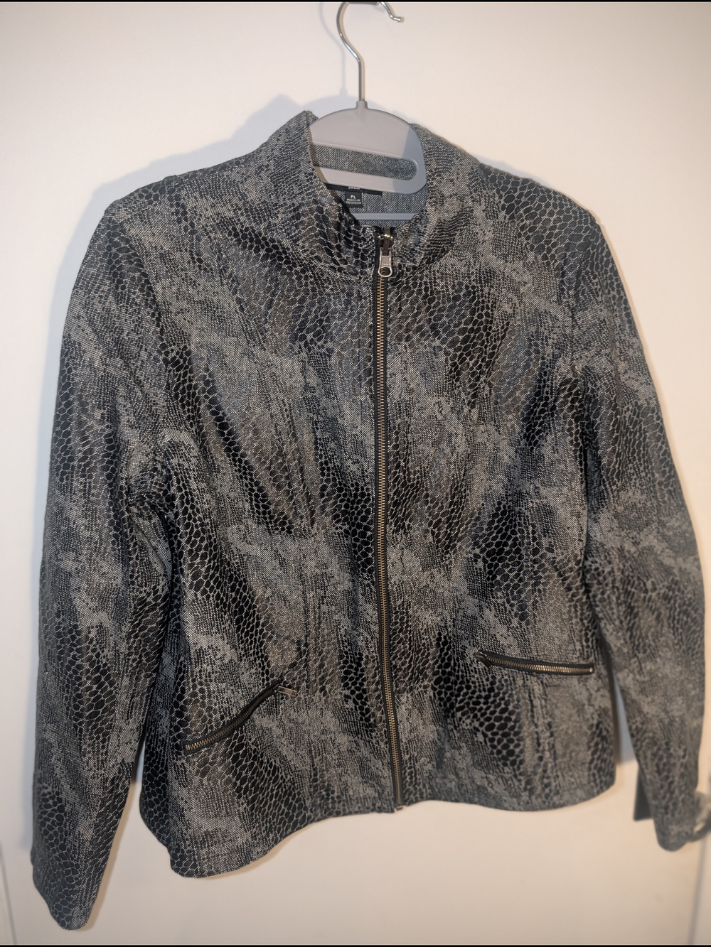 Notations Gray and Black Faux Snakeskin Zip Jacket In Petite Large - Picture 6 of 11